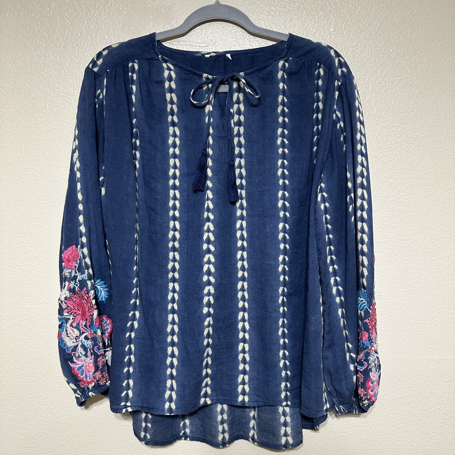 Sundance M 100% Linen Blue Peasant Tie Dye Top Floral Embroidered Tassel Boho