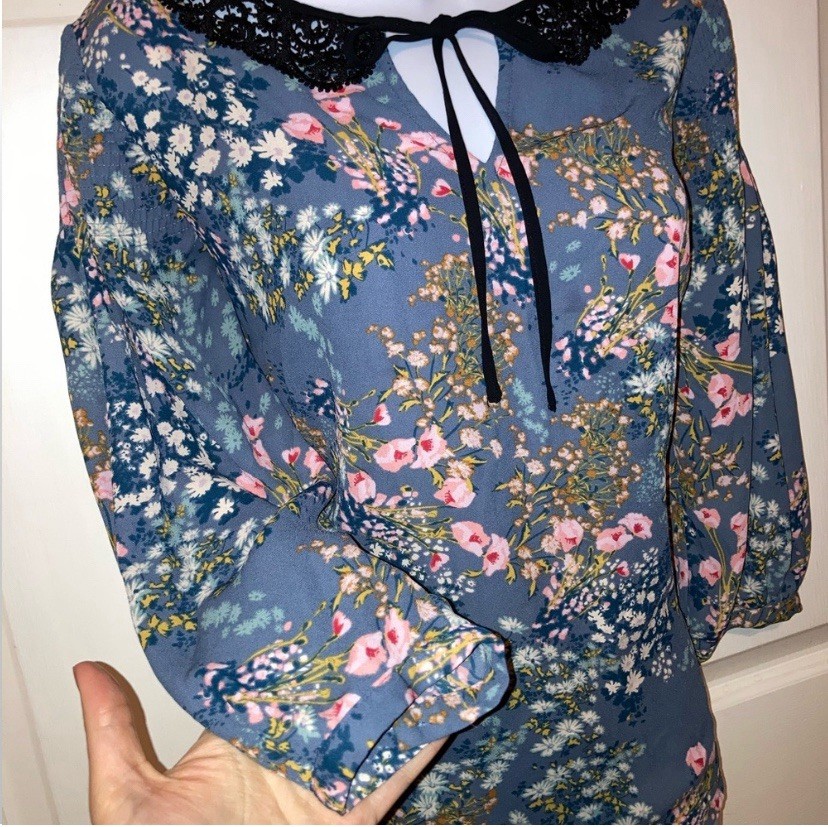 Disney Floral Chiffon Lace Collar Tie Neck Long Sleeve Blouse, M, Blue