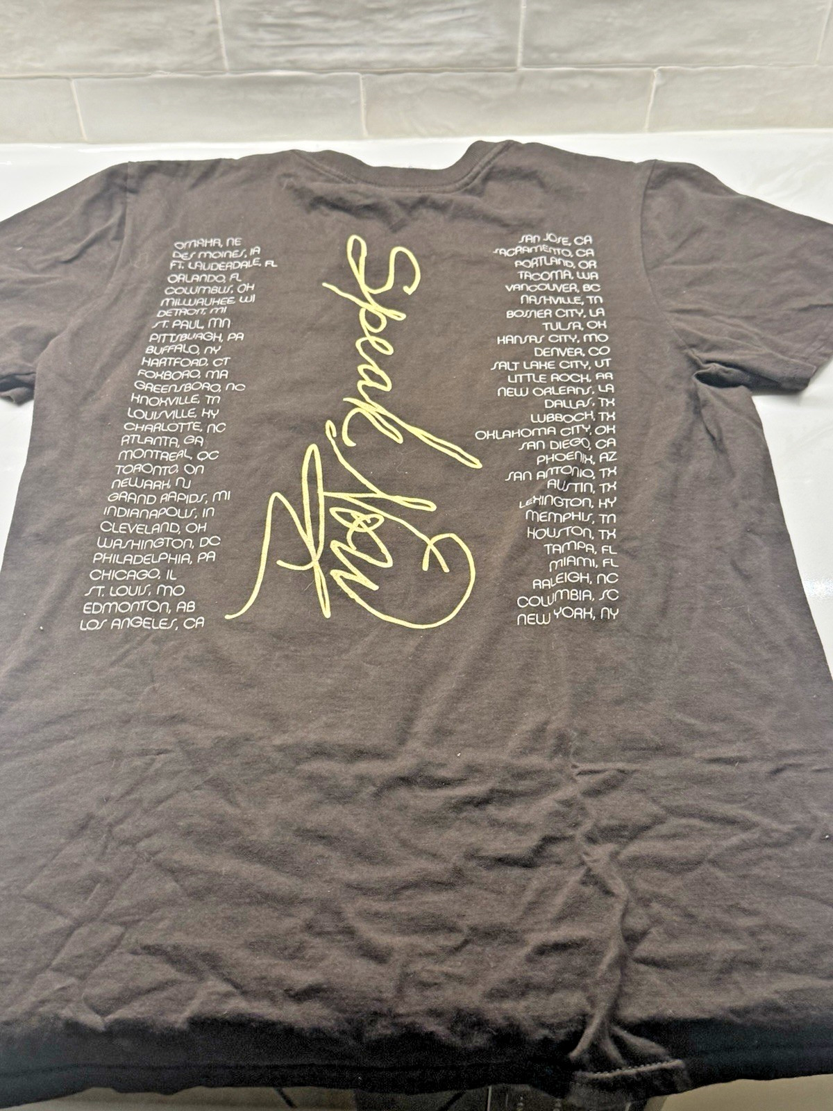 Taylor Swift Speak Now T-Shirt SMALL Women’s Concert Tour 2011 Authentic Brown