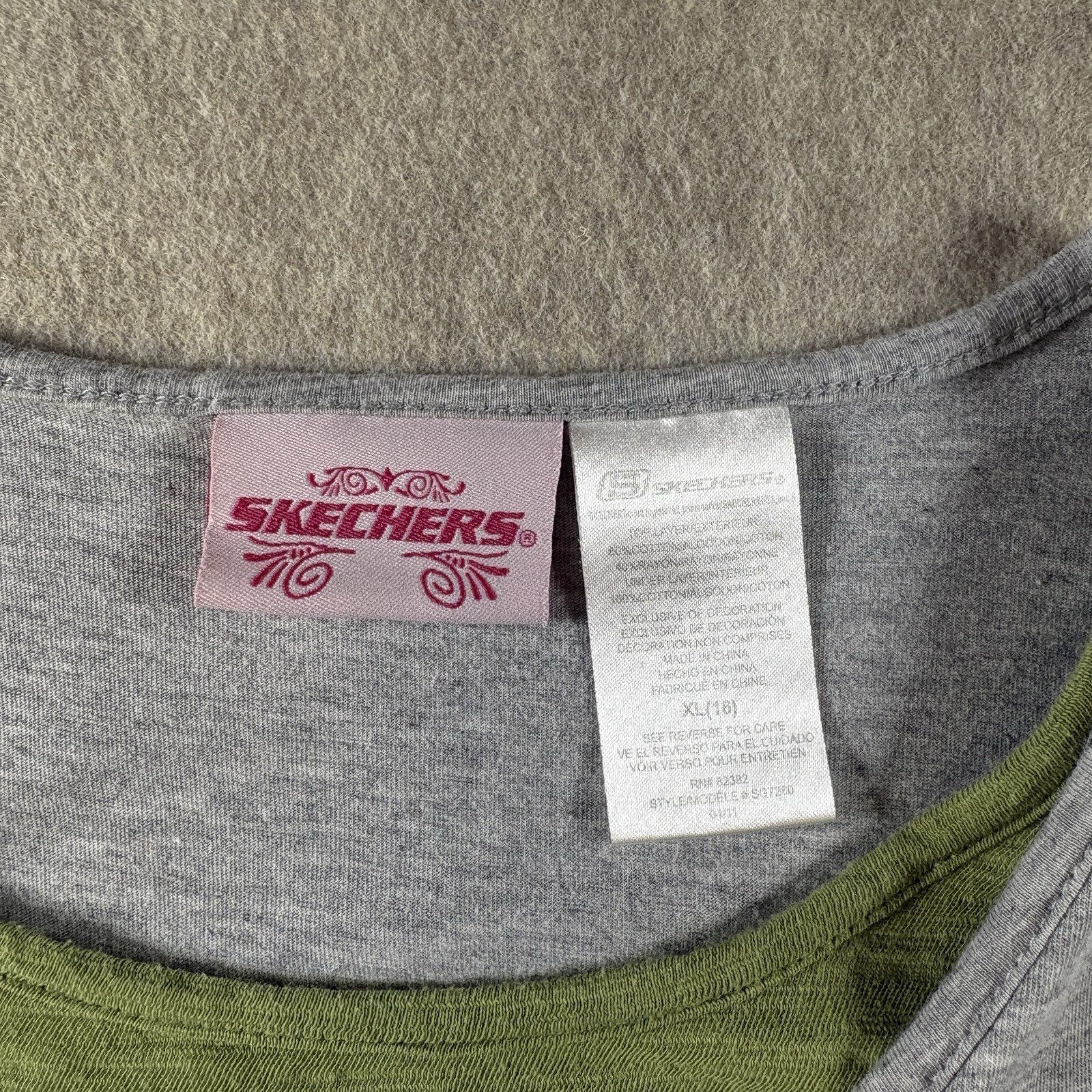 Skechers Women’s XL Gray Ruffle Cardigan Green Heart Graphic Layered Top (239)