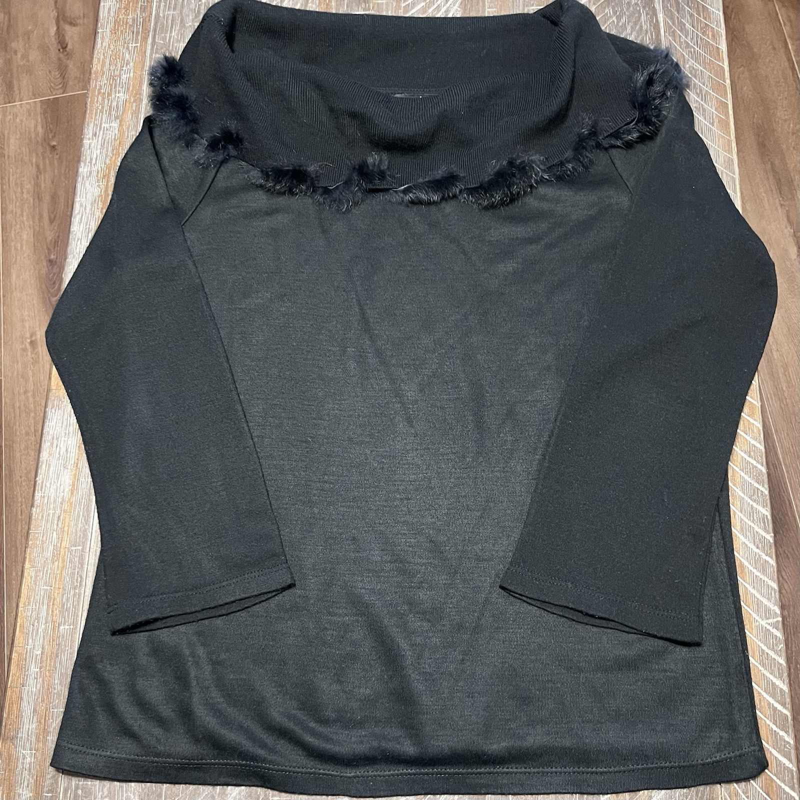 Lennie For Nina Leonard Ladies Faux Fur Trim Top Size L