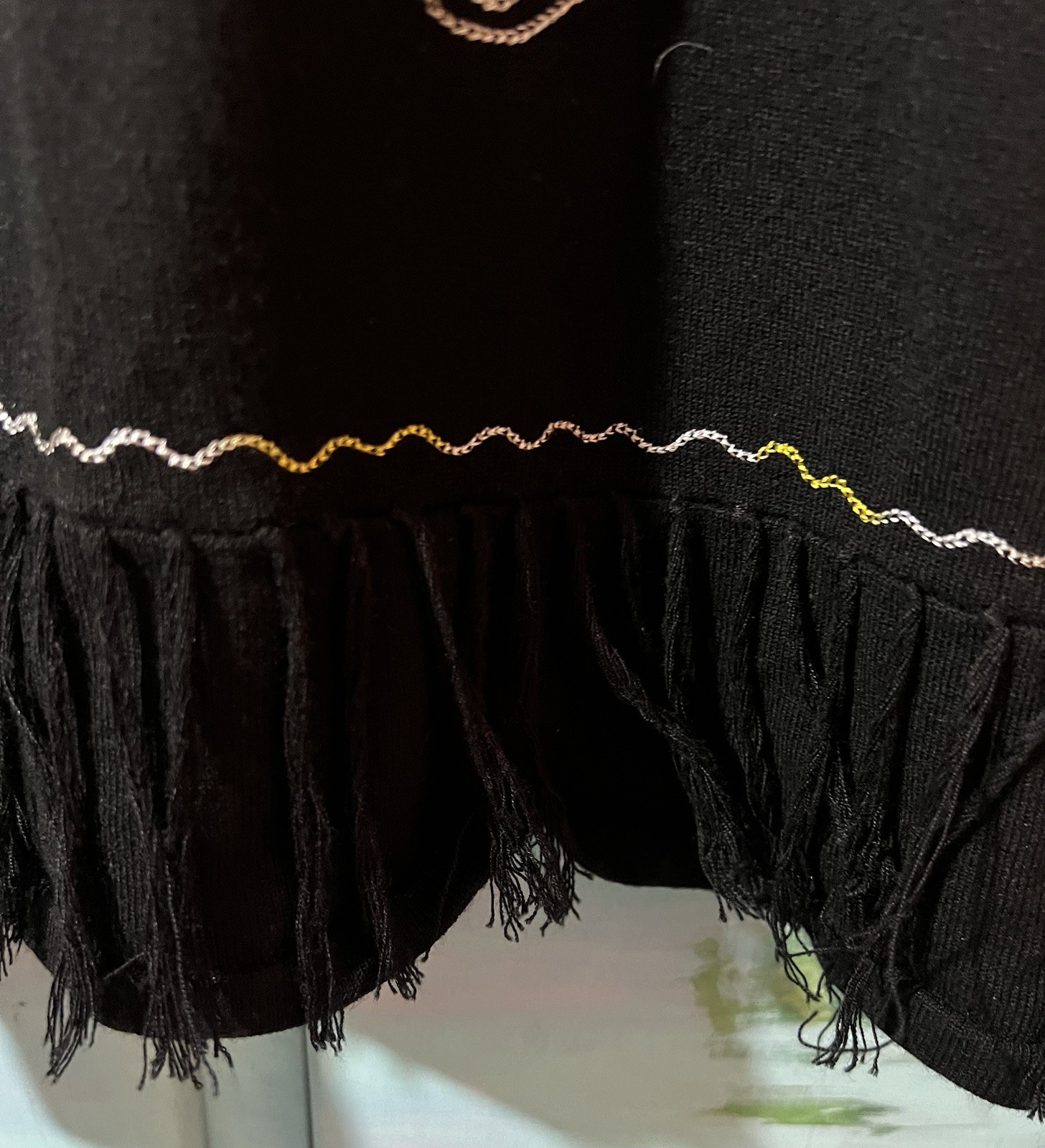 Mirasol Sz Large Sweater Long Sleeves Black Embroidered Fringe V-Neck Top Tunic