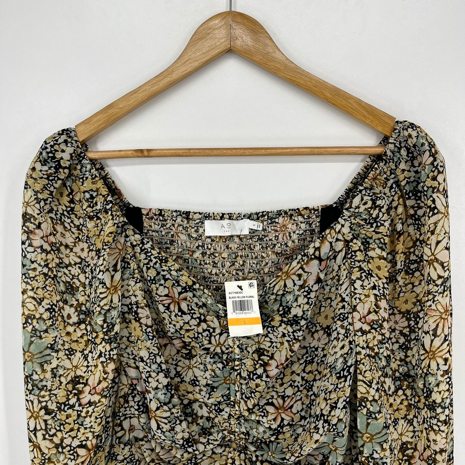 ASTR The Label Black Yellow Floral Ruched Crop Top ACT16830C Small New NWT