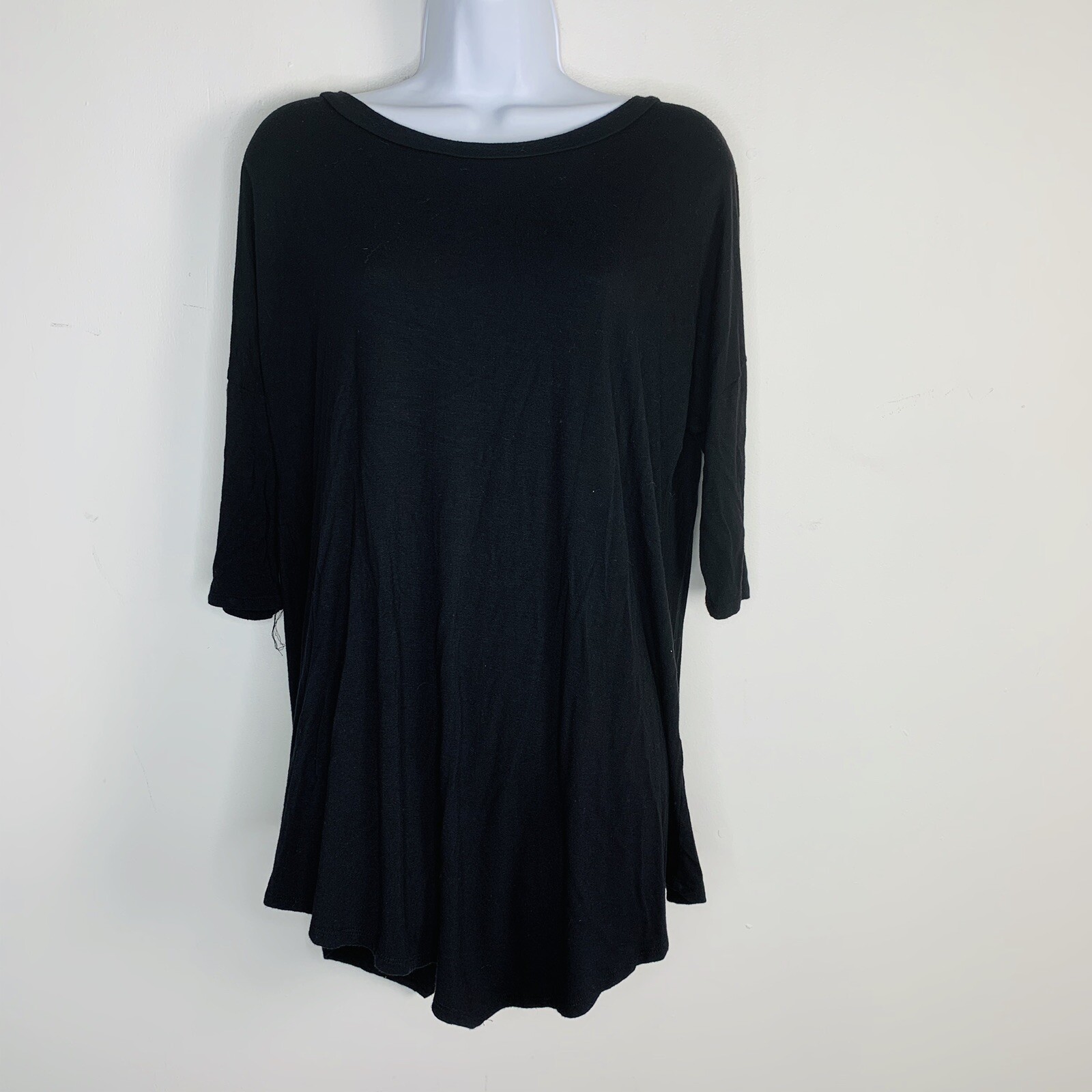 Annabelle Black Tunic Top Sz S 3/4 Sleeve Asymmetrical Hem Minimalist Casual
