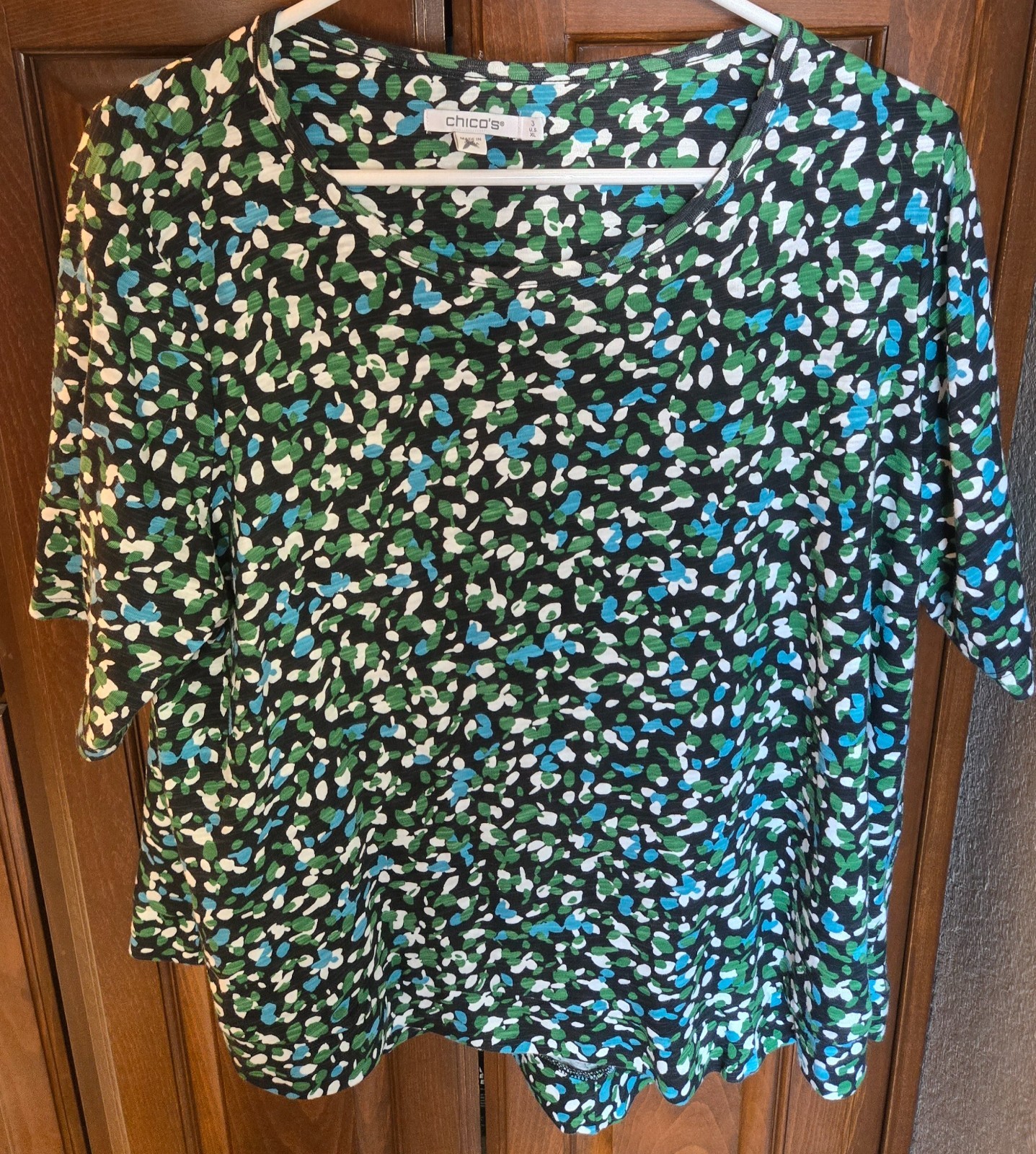 EUC – CHICO’S Size 3 Black/Green/Blue/Ivory Cotton/Modal Short Sleeves Top