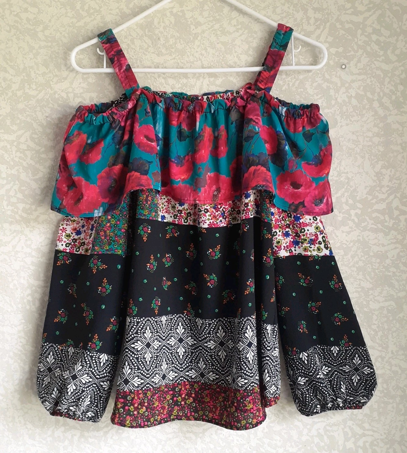 Fig Flower Womens Straps Long Sleeve RuffleLayers Pink Turquoise Black Sz Med