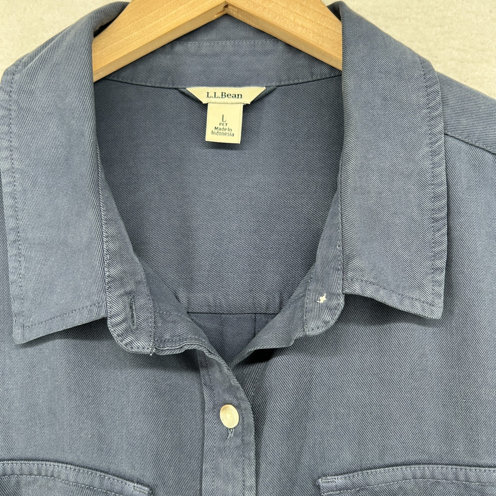 LL BEAN Top Womens LP Petite Soft Washed Utility Twill Button Up Roll Tab Blue