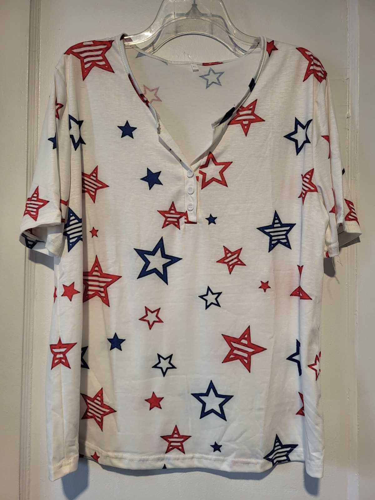 NWOT Unbranded White w/Red Blue Stars Top Sz XL # 618