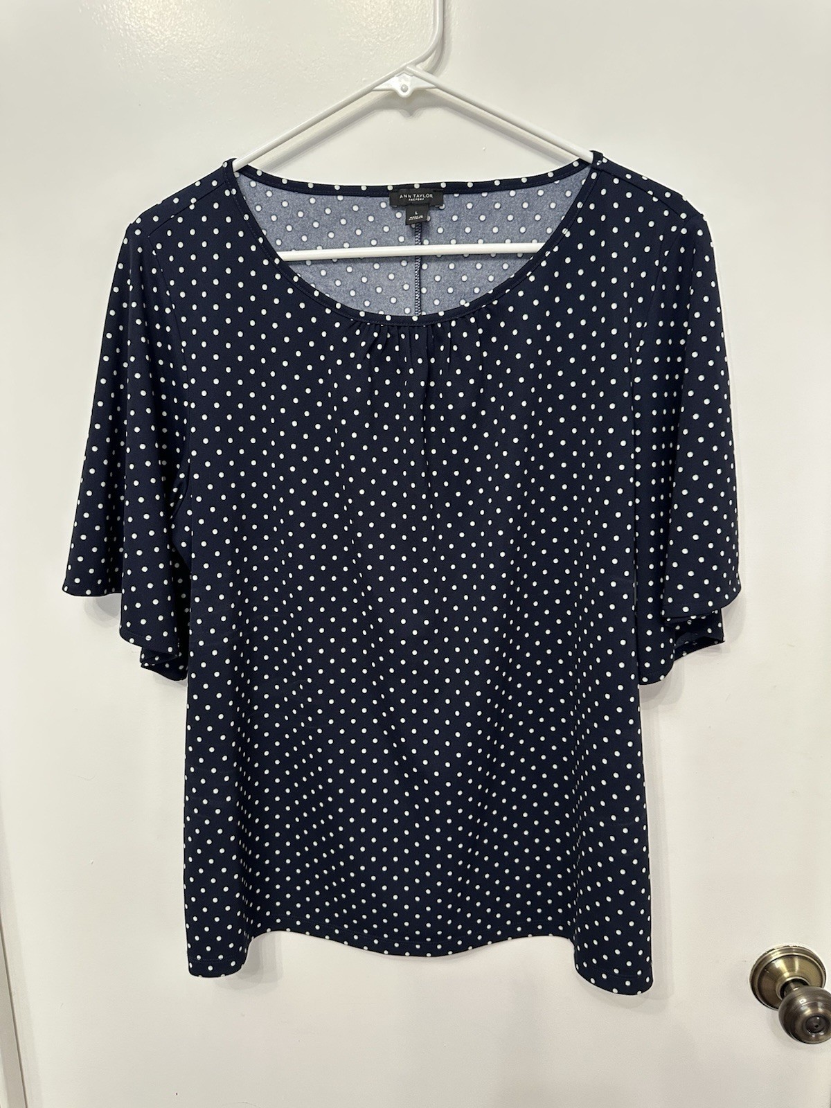 Ann Taylor Factory Navy Blouse With Polka Dots Work Wear Size Large