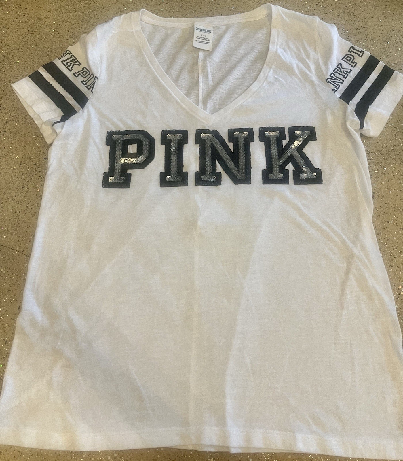 VICTORIAS SECRET PINK BLING “PINK” VNECK TEESHIRT Adorable ❤️