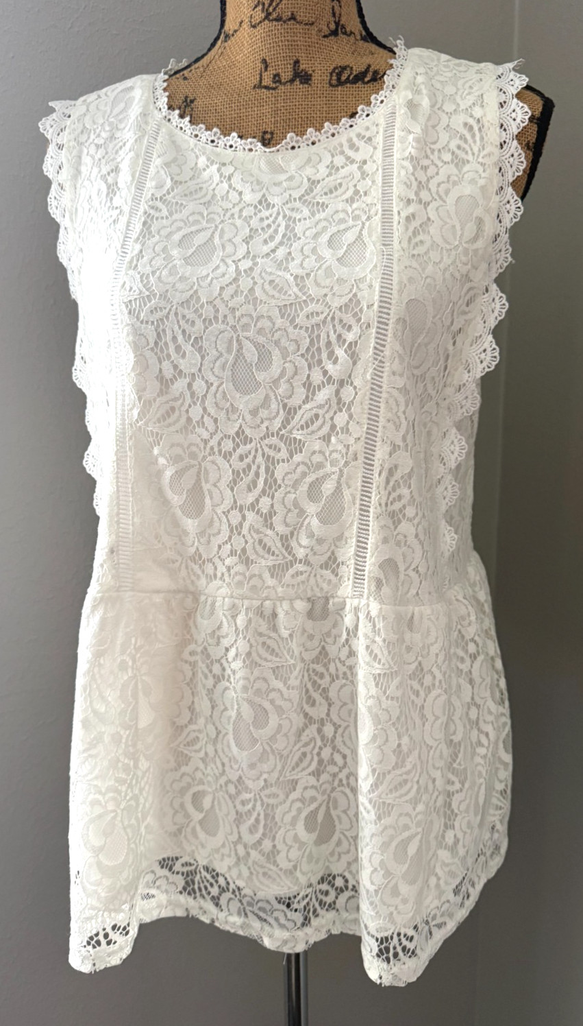 Andree by Unit Top Sleeveless White Floral Lace Peplum Lined Crochet Boho L