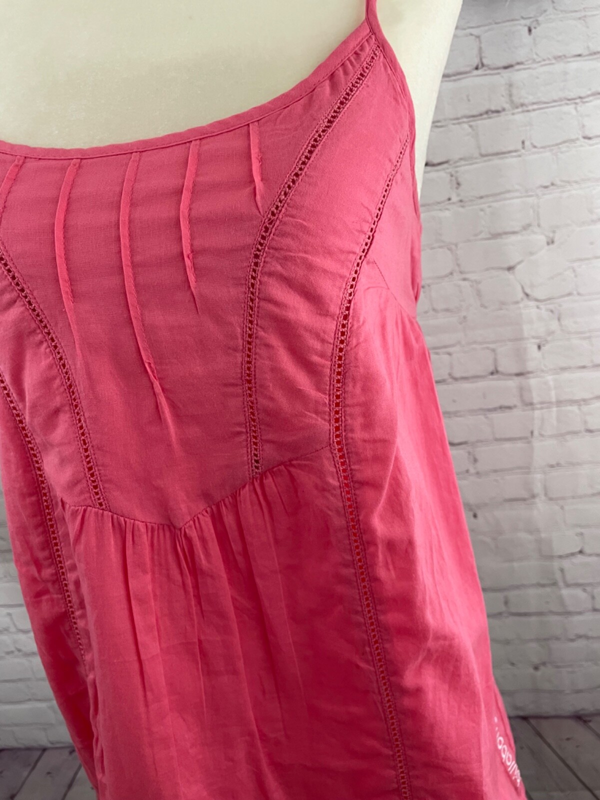 Billabong Women’s Sz M Top Camisole Pink Melon Adjustable Straps Elastic Back