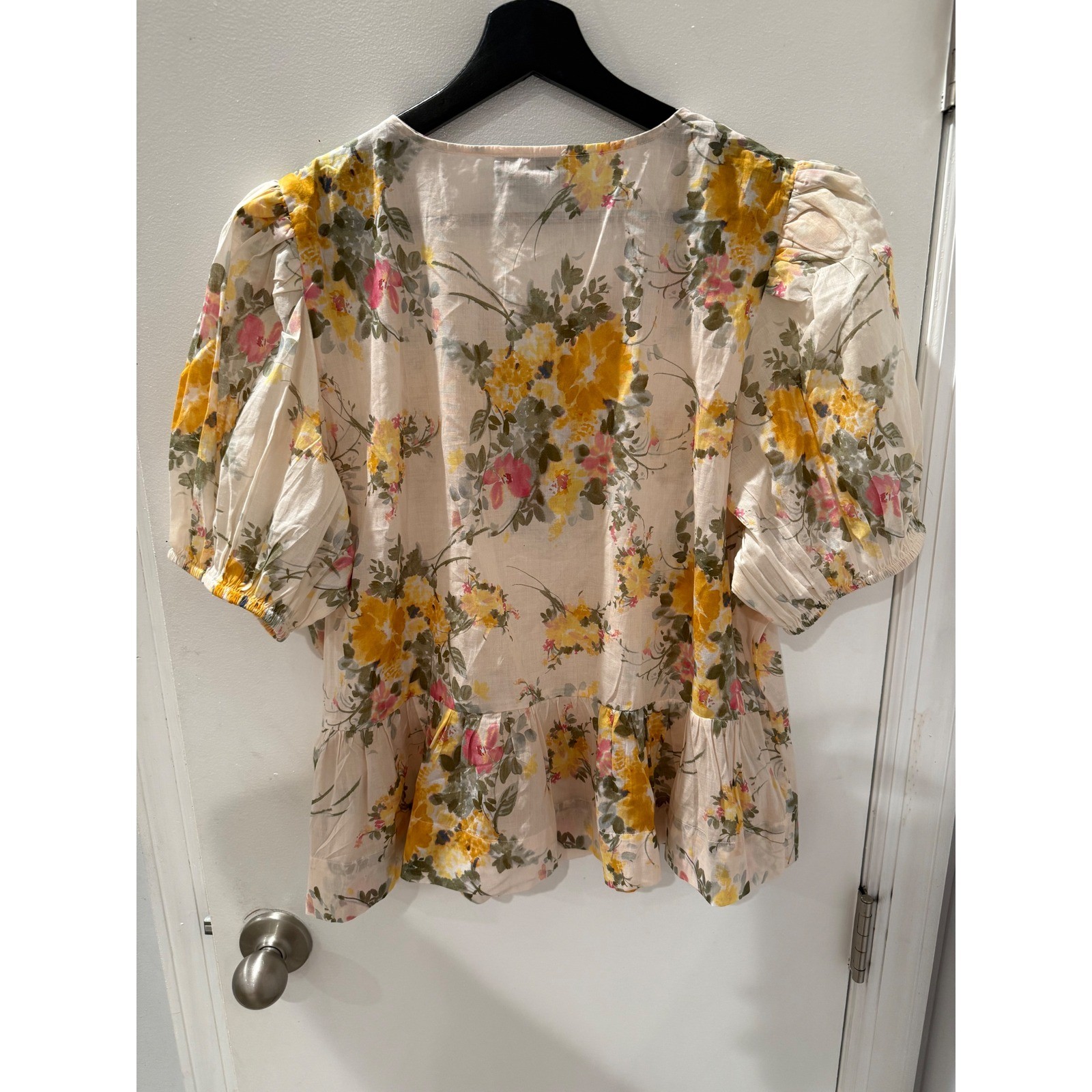 CeCe Floral Puff Sleeve Peplum Blouse