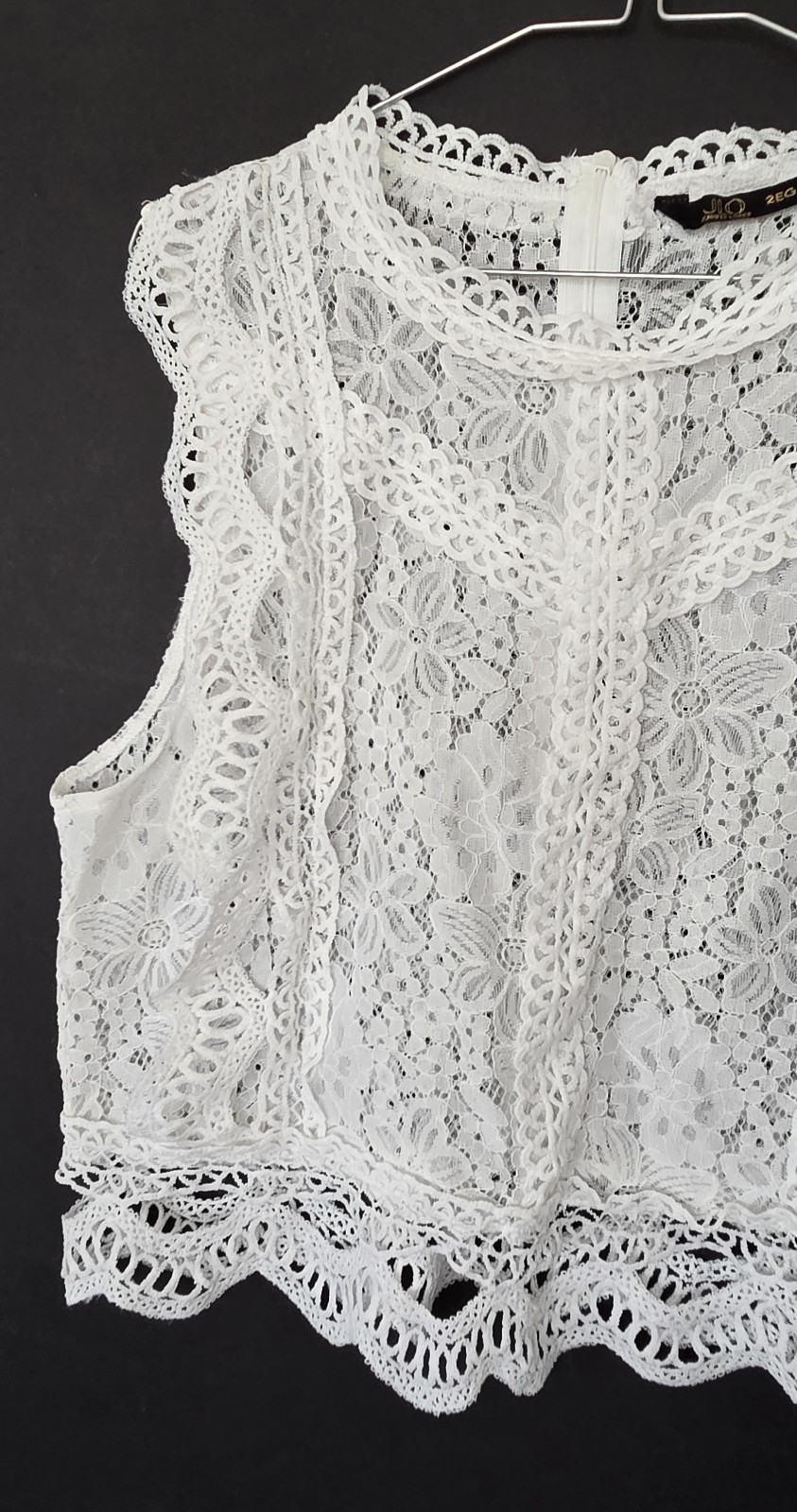 JLO by Jennifer Lopez Floral Lace Crop Top • Size 2 • Cottagecore • Coastal ✨️