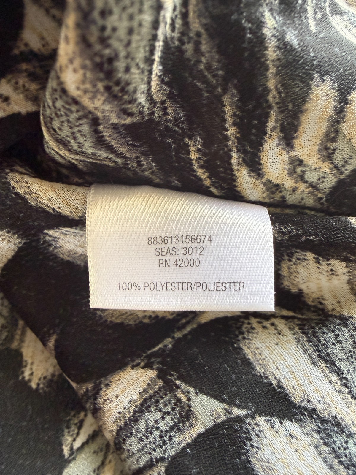 attention black and white feather print kimono style v-neck sheer blouse size M