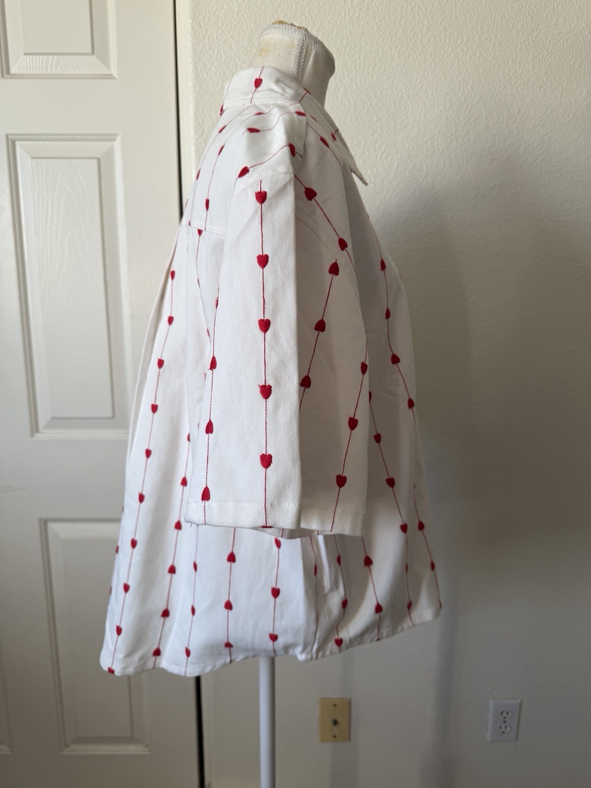 Solitaire Womens White Red Heart Embroidered Button Down Shirt Top XL
