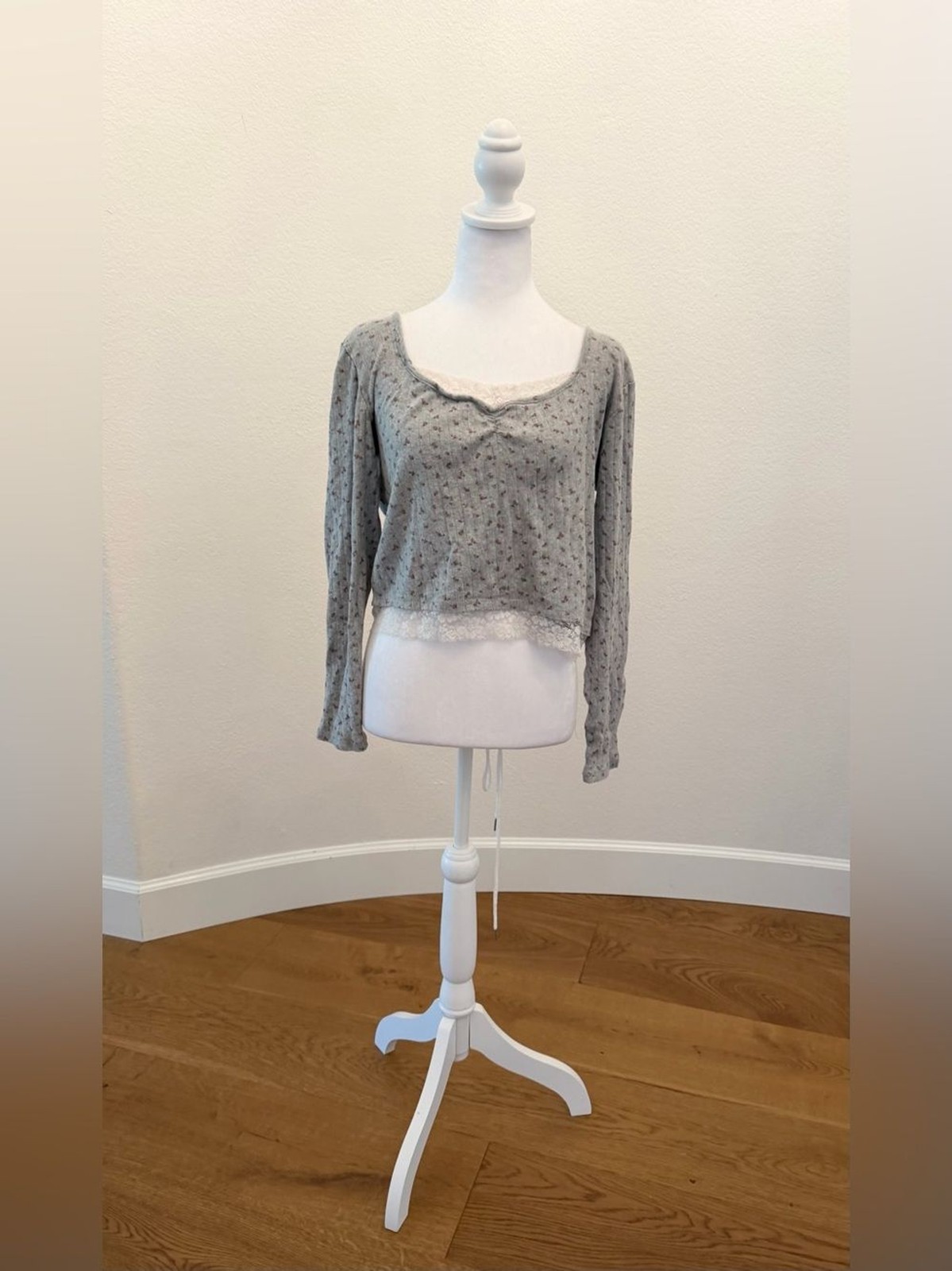 Just Polly NY Grey Floral Lace Trim 100% Cotton Thermal Knit Top – Size XL