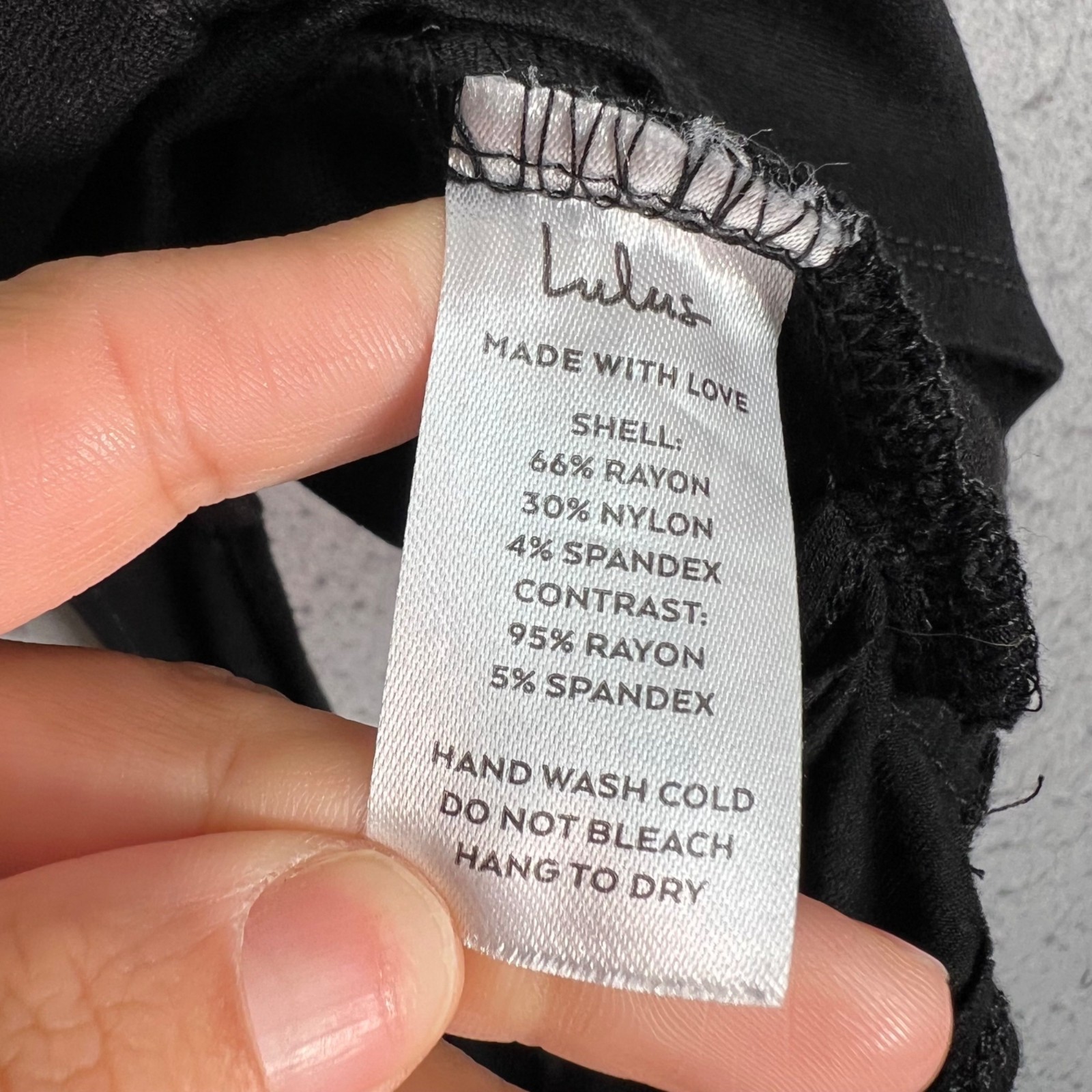 Lulus Womens Size small Black Sleeveless Crop Top With Tie Detail