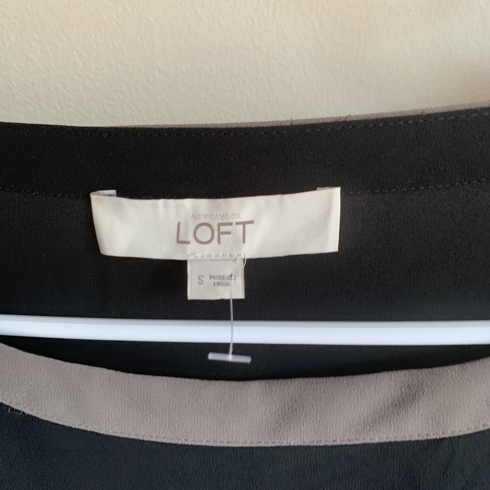Loft Black White Neutral Colorblock Long Sleeve Career Blouse Size Small