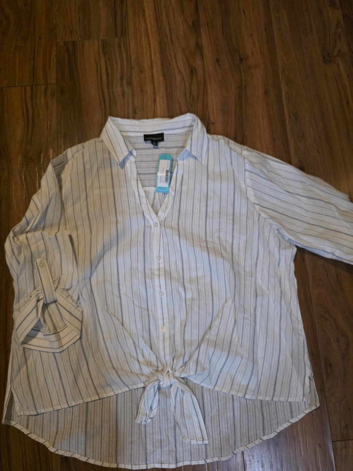 Women’s NWT White Striped Blouse with Bottom Tie Size 2x Plus Size