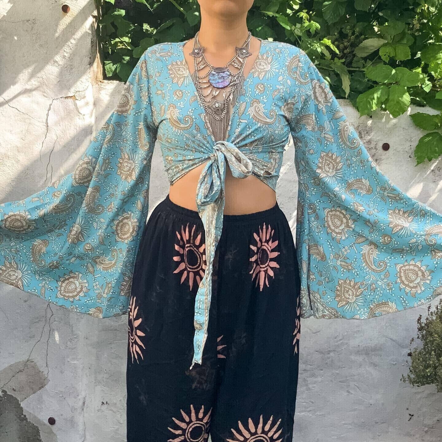 Wholesale 10 Pc Indian Vintage Silk Sari Bell Sleeve Crop Top Retro 60s Clothing