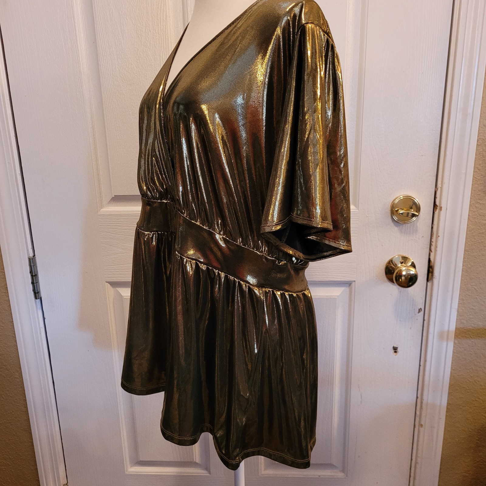 Torrid Liquid Shine Top Gold Surplice Peplum Party Club Size 2 2X Formal Evening
