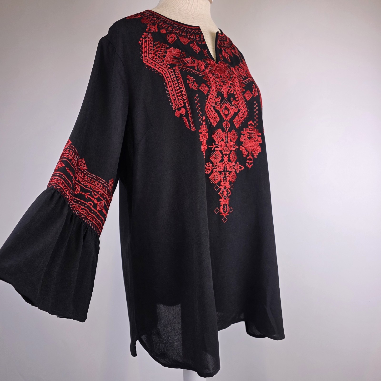 Caleaaa Womens XL Black Red Embroidered Bell Sleeve Tunic Peasant Top Boho
