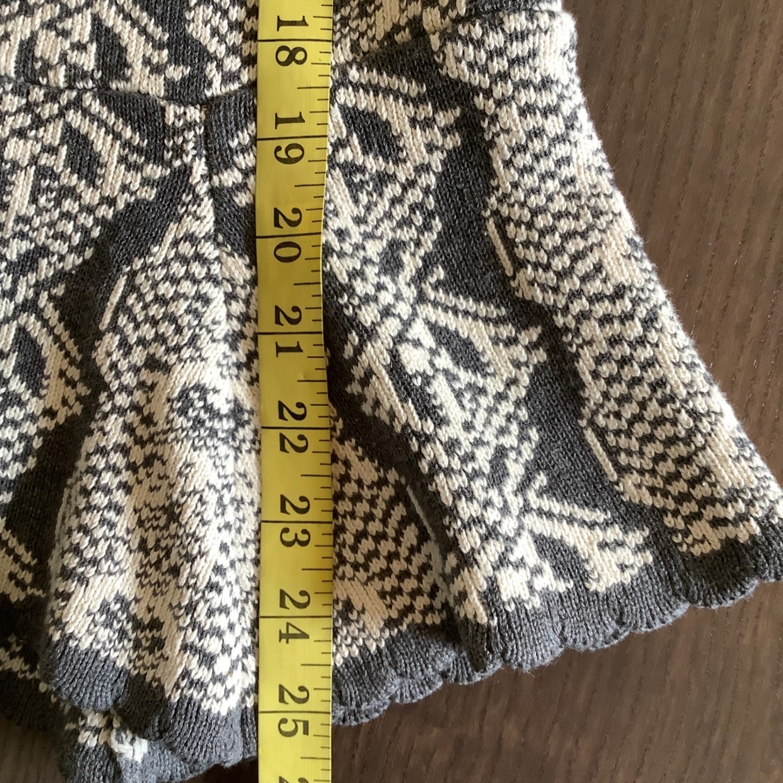 Cabi Black White Geometric Knit Peplum Tank Top Square Neck Style 887 Medium