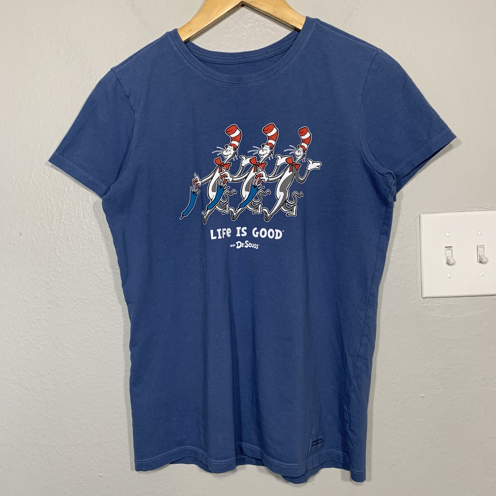 Life is Good Dr Seuss Cat in the Hat Sunny Side Up Blue Crusher Tee Womens Small