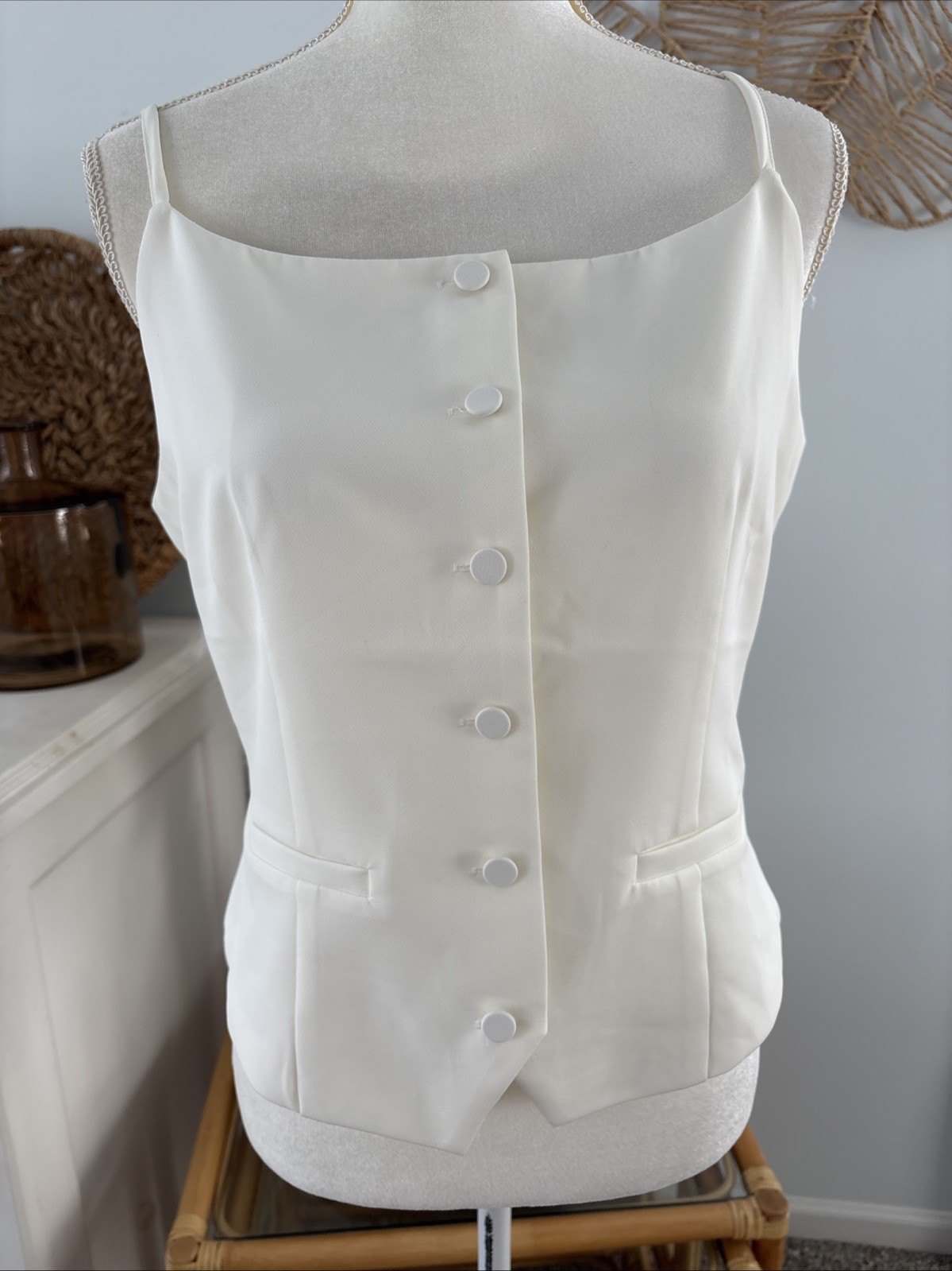 Sincerely Jules Vest Top Shirt Cream Off White Sleeveless Button Up Large L NWT