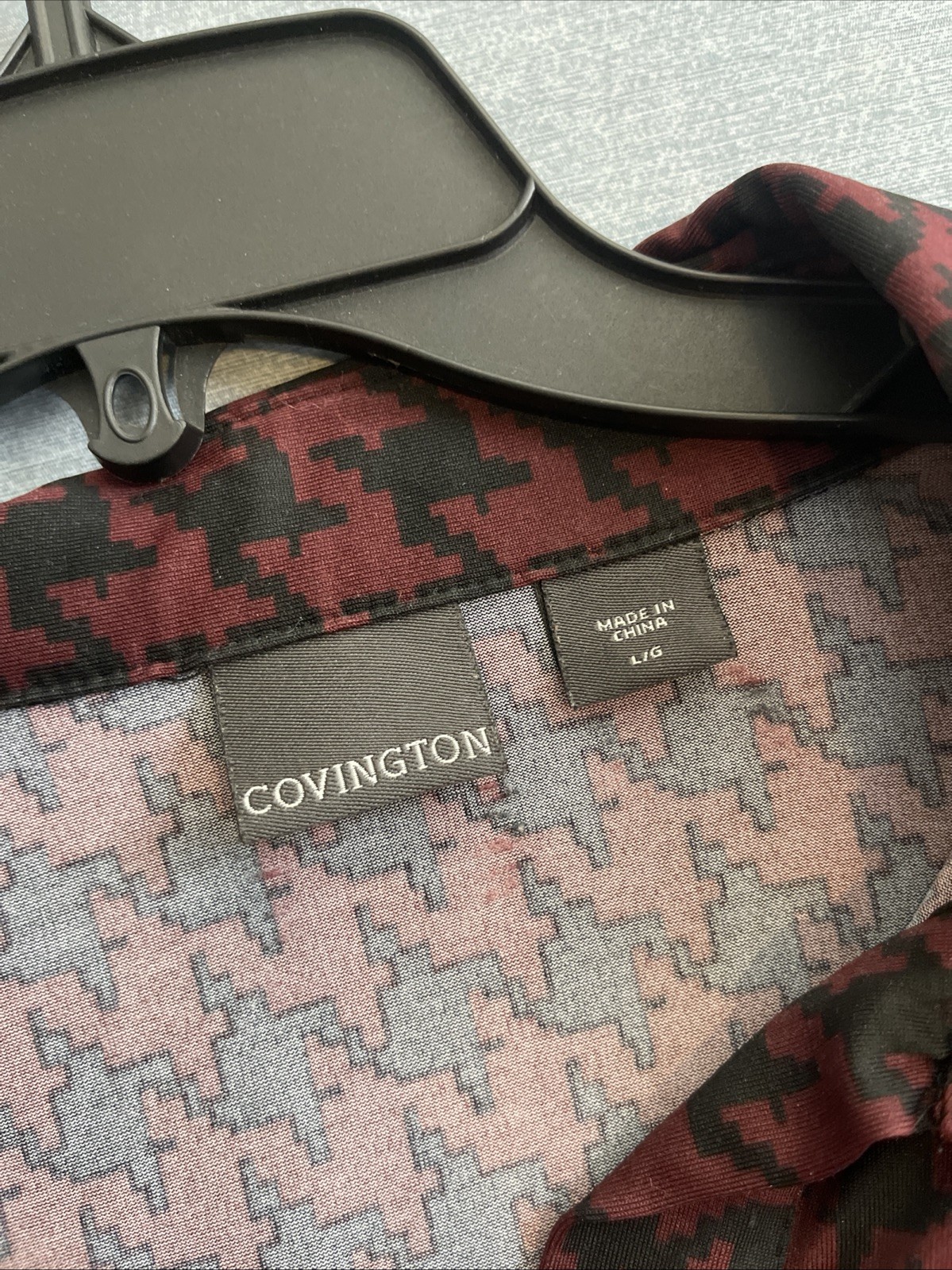 Covington Burgundy Houndstooth Button Down Large Top