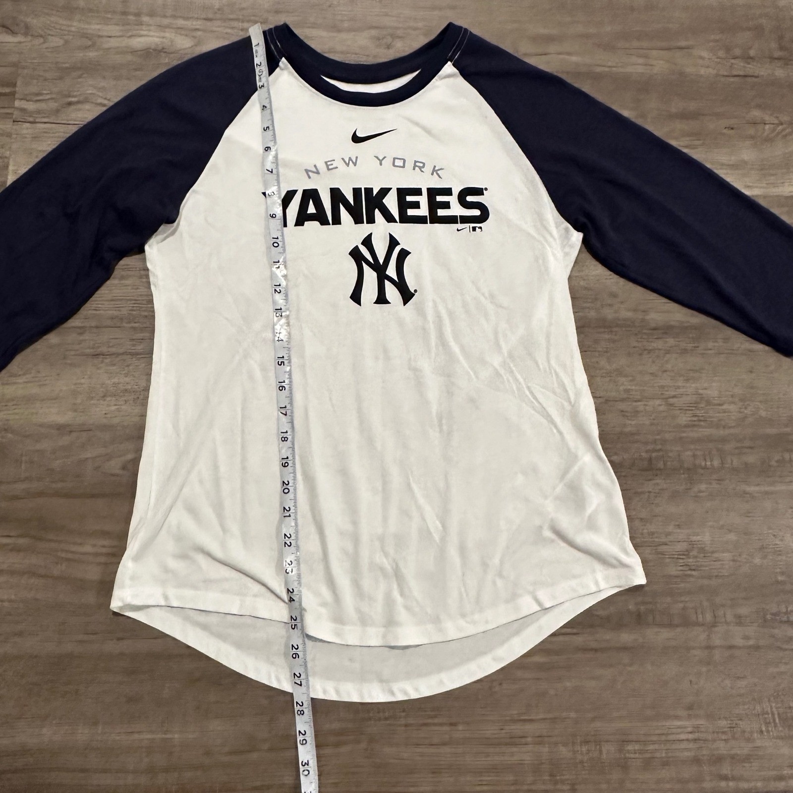 Nike New York Yankees Womens Navy White Raglan 3/4 Sleeve Baseball Tee Shirt M
