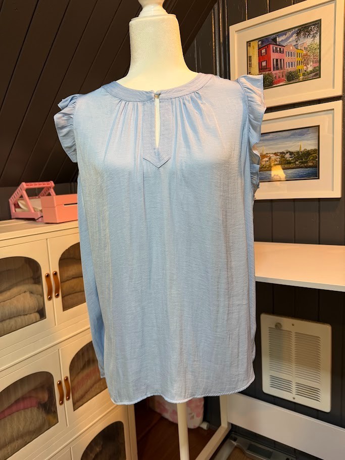 Classic preppy blouse perfect for any summer occasion – Size Large