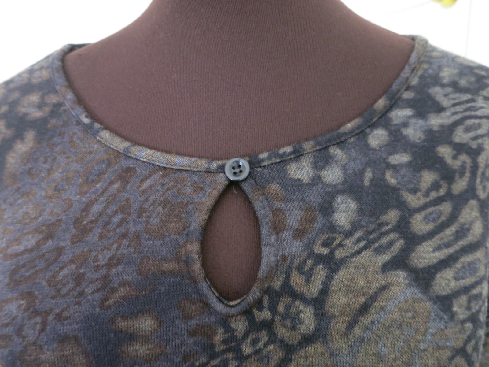 Apropos Nomadic Traders Brown Cheetah Tie Dye Long Sleeve Pull Over Knit Top Med