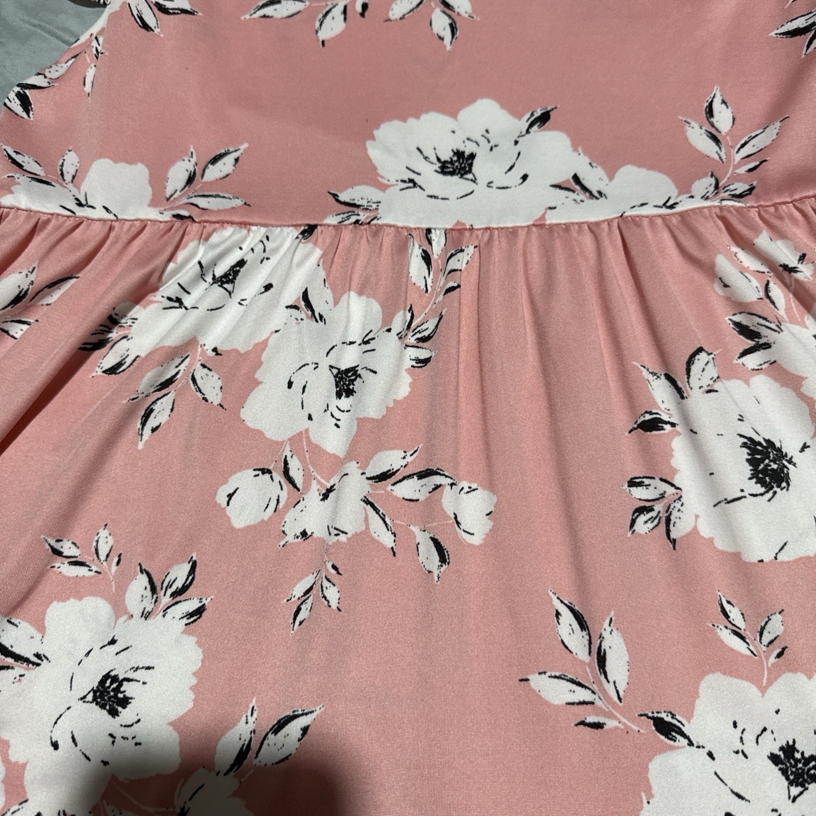 Be Stage Women’s Pink Floral Ruffle Sleeve V-Neck Top, Size Medium Shirt