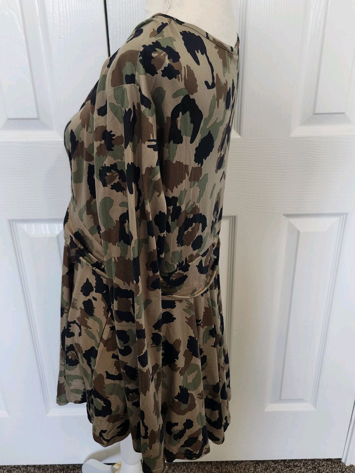 Allegrace Size 1X Green Camo V-neck Faux Wrap Long Sleeve Tunic Top