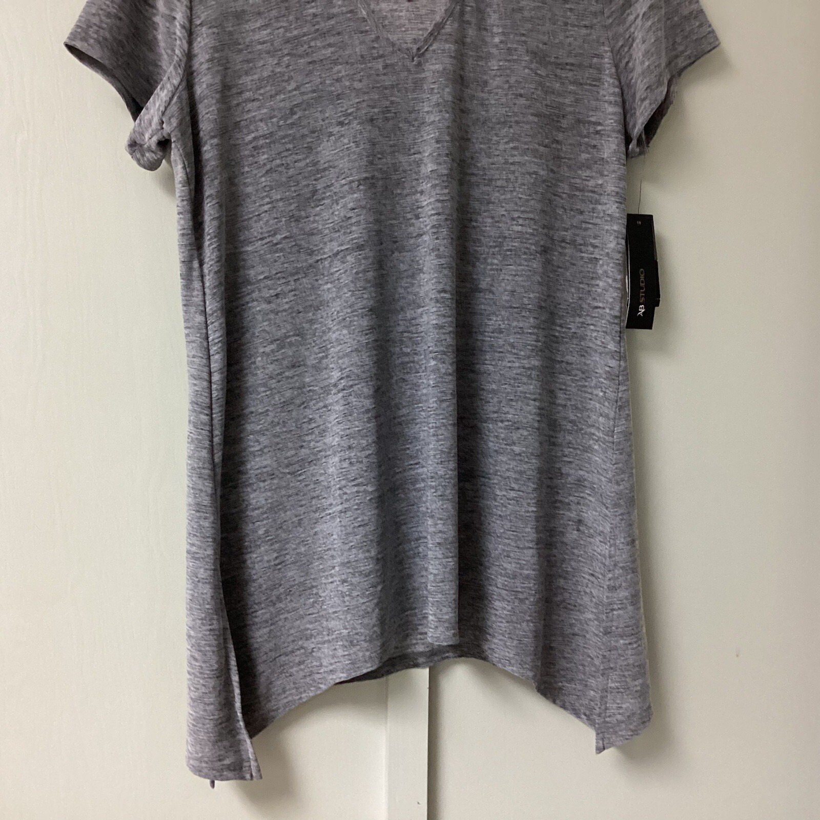NWT AB Studio Women’s Size Medium Blouse Top Chocker Neckline Silver Gray Short