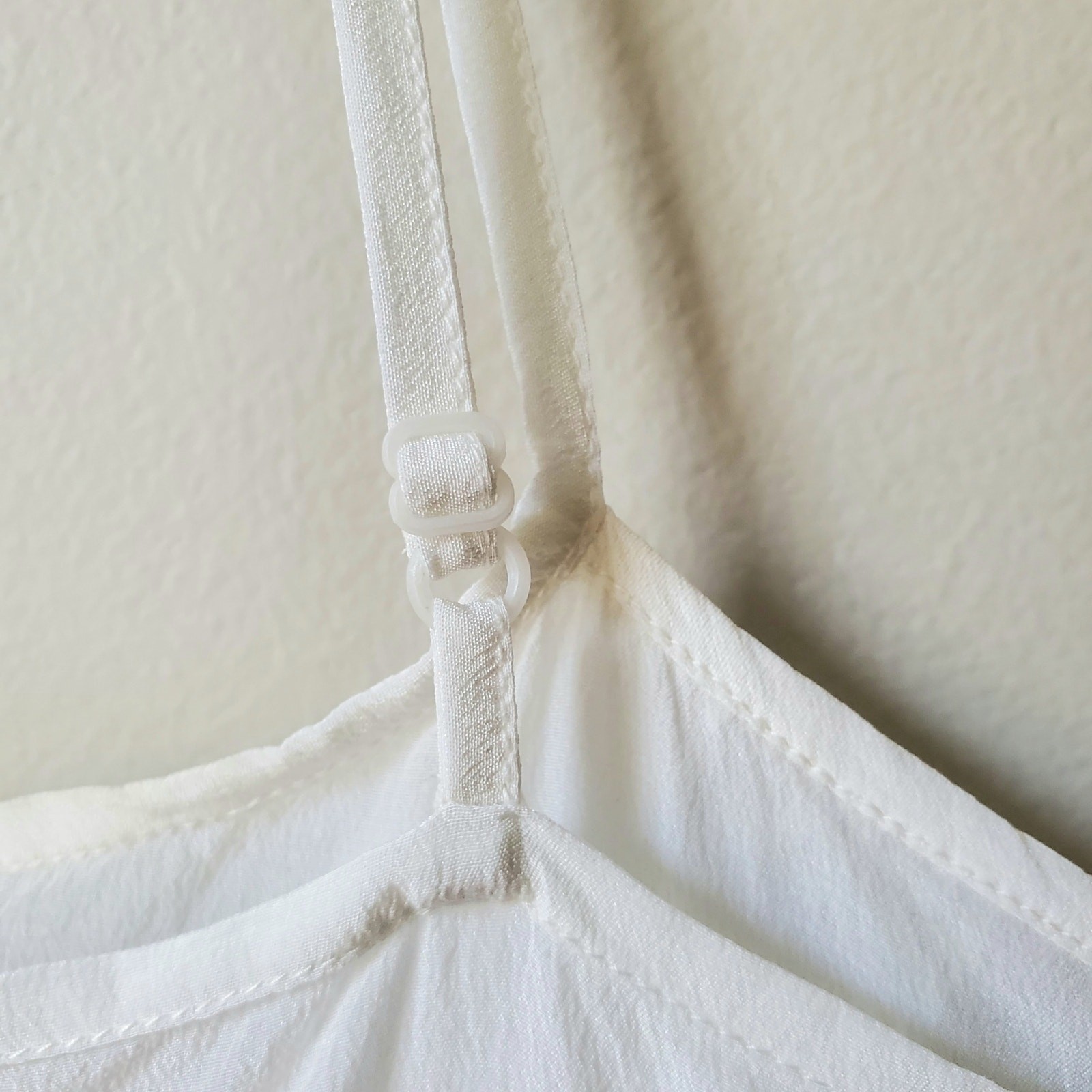 Women America 525 Ivory Silk Ruffle Cami Top M Ladylike Coquette Dainty Delicate