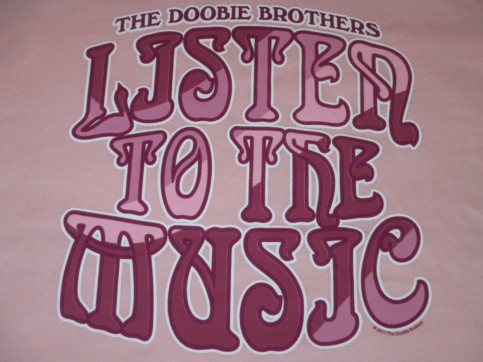 Women’s M The DOOBIE BROTHERS – LISTEN TO THE MUSIC Pink T-SHIRT Toulouse Street