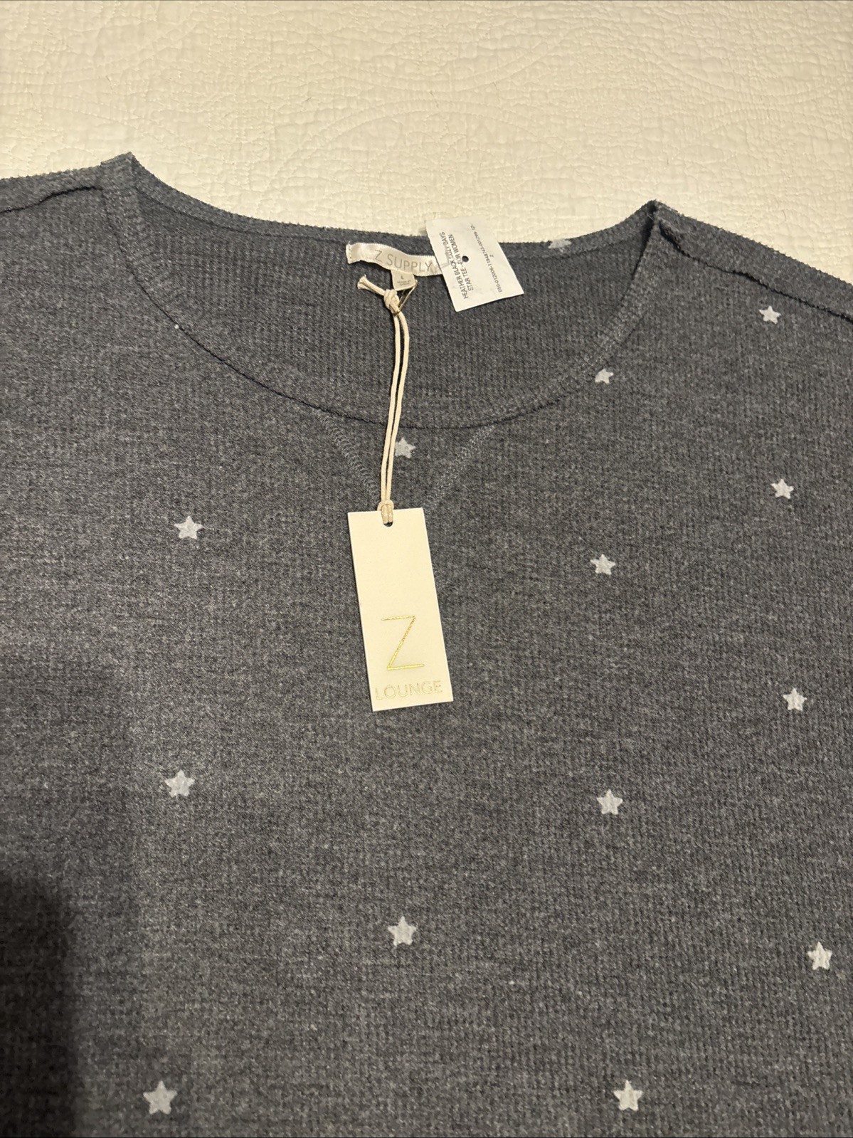 Z Supply Z Lounge Women’s Cropped Gray w/Stars Short Sleeve Shirt Size L NWT