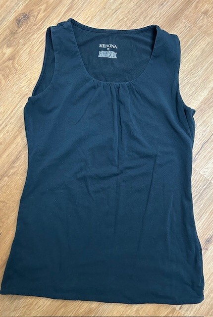 2 Women’s Pullover Sport Tops Women’s XS Sleeveless