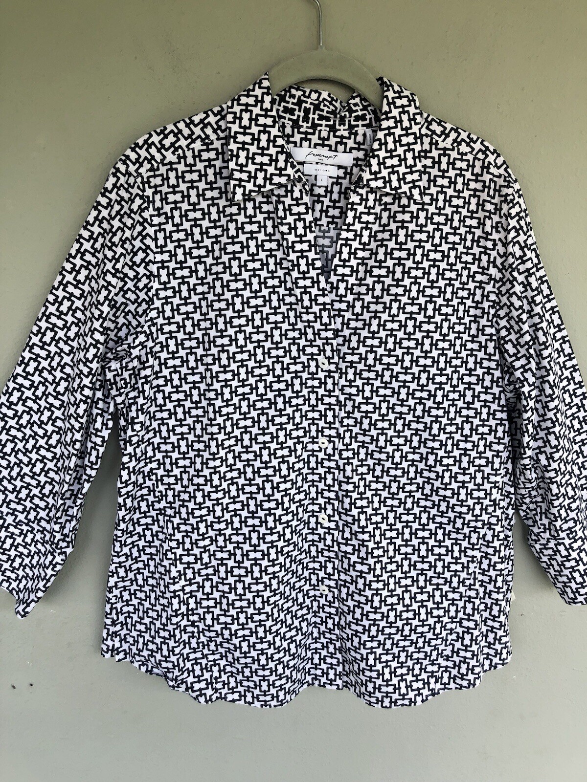 Foxcroft Top Women L Black White Geometric Easy Care 3/4 Sleeve Button Up Office