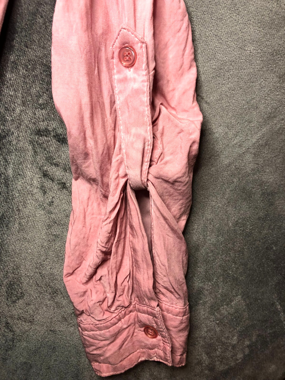 Relaxed California-Chic Womens Sandwashed Velvety Button-Down Pink Blouse Small