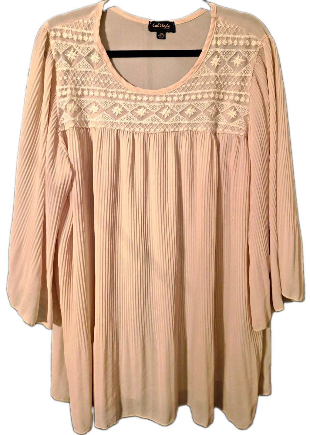 Cal Style Women’s 2XL Beige Pleated Lace Yoke Scoop Neck 3/4 Bell Tunic