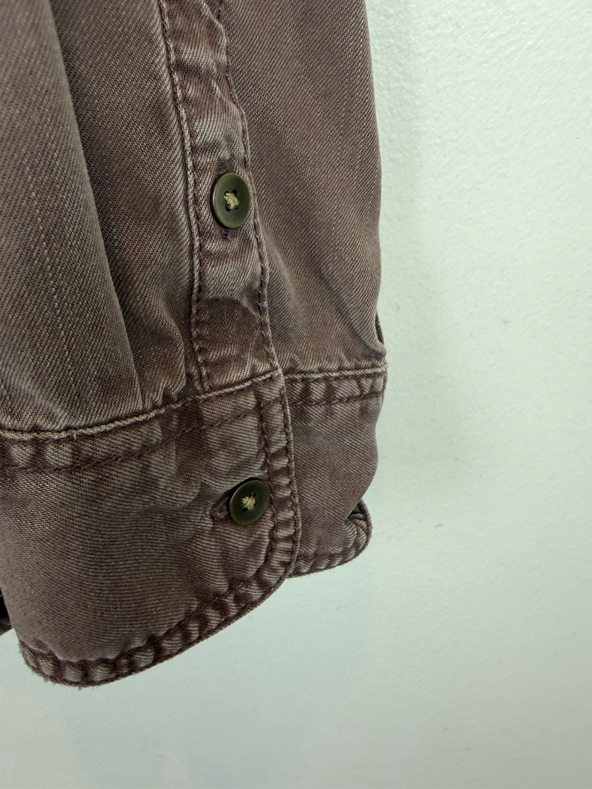 American Eagle Shirt Womens Medium Boyfriend Fit Plum Chambray Utility Button Up