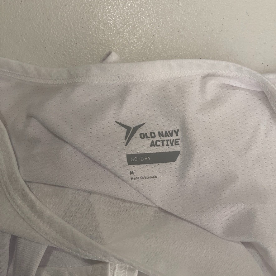 Old Navy Tank Top Women’s Medium White Sleeveless Athletic Scoop Active Shirt
