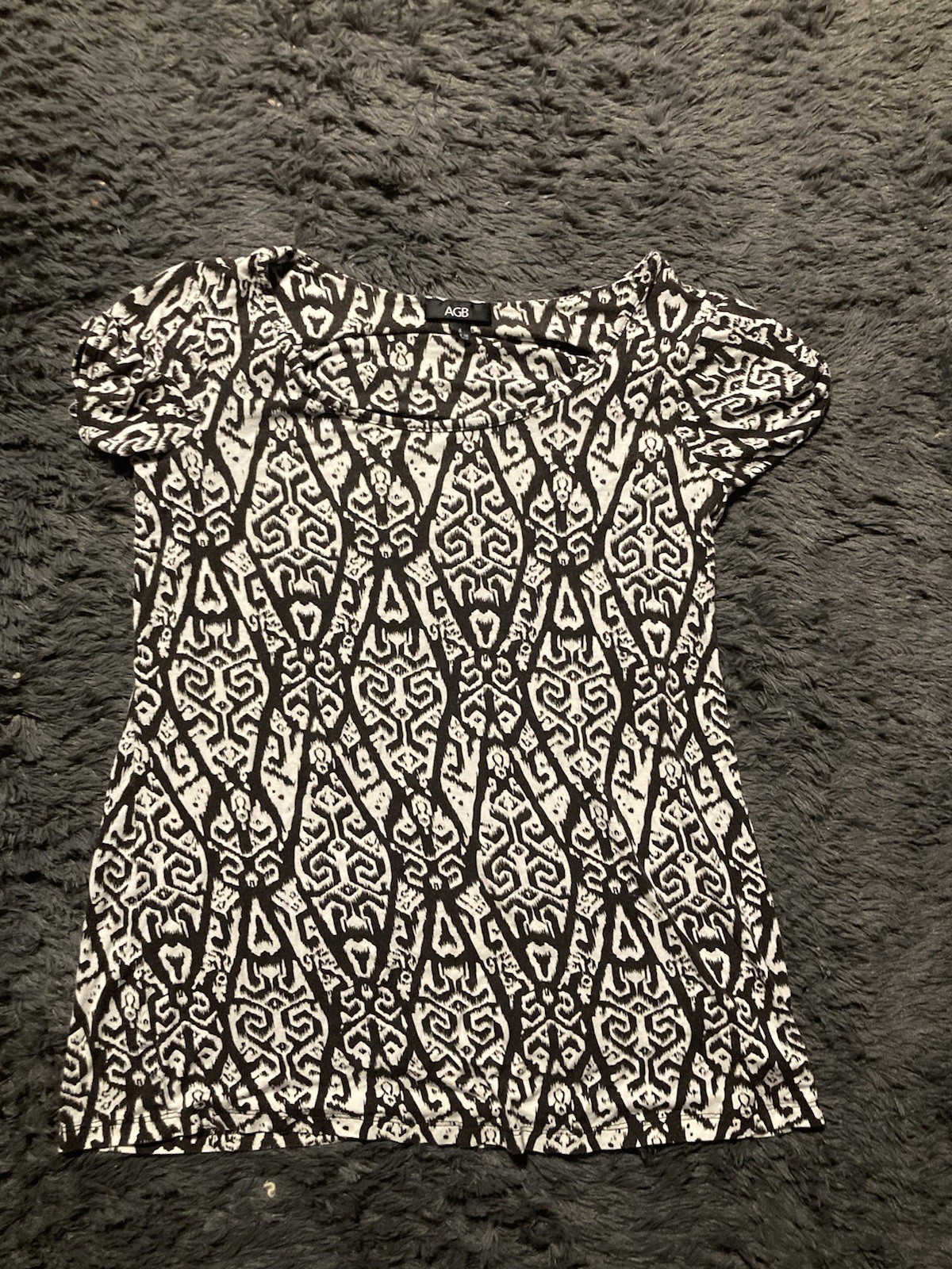 Women’s Short Sleeve Blouse Size M