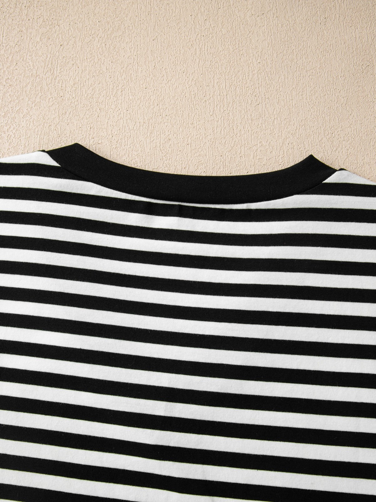 Women’s Striped V-Neck Scalloped Short Sleeve T-Shirt