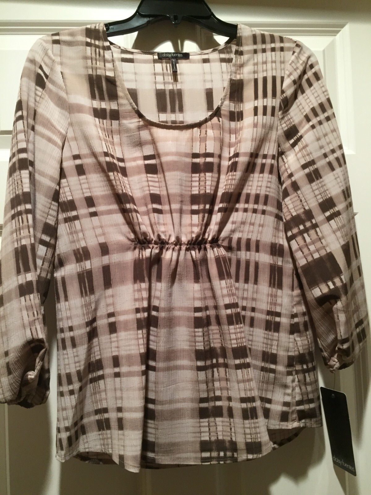 Women’s Daisy Fuentes Size Small DayTime Glamour Striped Blouse New with Tags!
