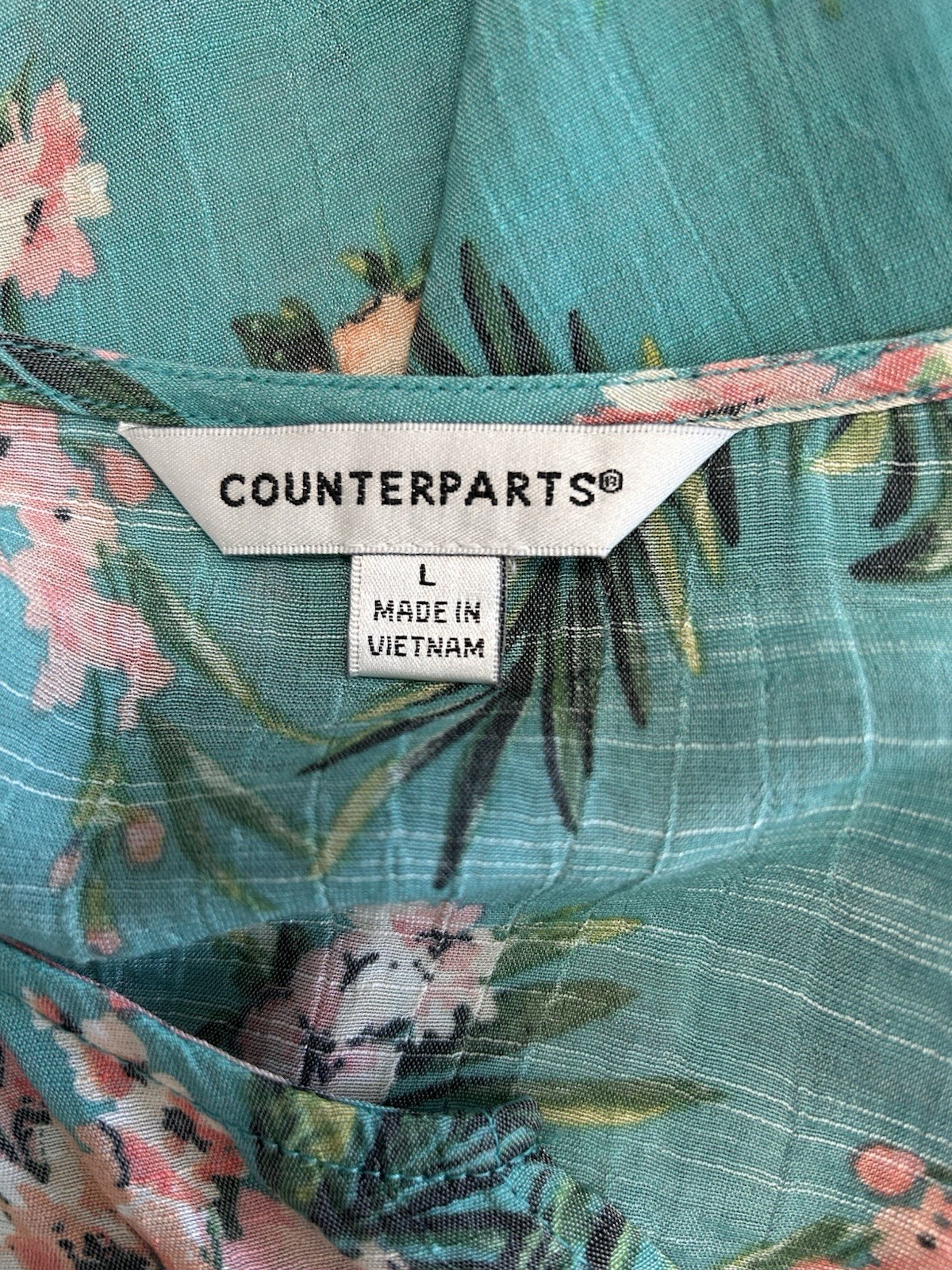 COUNTERPARTS~LARGE~GREEN & PINK FLORAL SHORT FLUTTER SLEEVE CASUAL-CAREER TOP~L